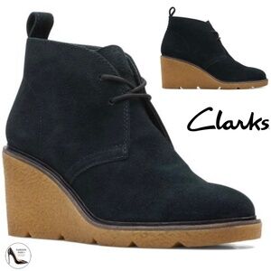 Clarks Clarkford DBT Black Suede Chukka Ankle Boots Leather Wedge heel Booties 7